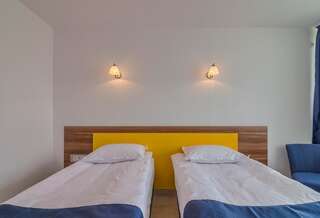 Отель Hotel Narcis Сатурн Улучшенный двухместный номер с 1 кроватью или 2 отдельными кроватями-1
