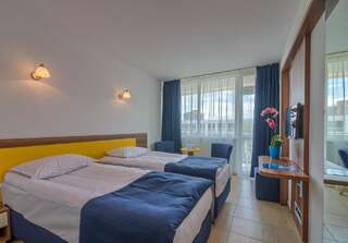 Отель Hotel Narcis Сатурн Улучшенный двухместный номер с 1 кроватью или 2 отдельными кроватями-3