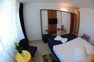 Отель Hotel Narcis Сатурн Двухместный номер с 1 кроватью или 2 отдельными кроватями на 1 этаже-3
