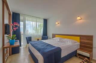 Отель Hotel Narcis Сатурн Улучшенный двухместный номер с 1 кроватью или 2 отдельными кроватями-4