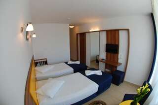 Отель Hotel Narcis Сатурн Двухместный номер с 1 кроватью или 2 отдельными кроватями на 1 этаже-4