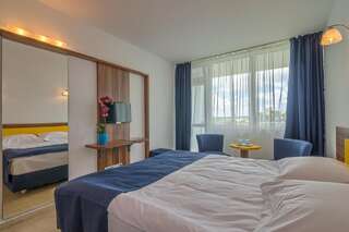 Отель Hotel Narcis Сатурн Улучшенный двухместный номер с 1 кроватью или 2 отдельными кроватями-7