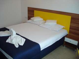 Отель Hotel Narcis Сатурн Двухместный номер с 1 кроватью или 2 отдельными кроватями на 1 этаже-6